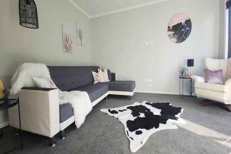 Photo of property in 35 Gallipoli Place, Paraparaumu, 5032