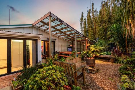 Photo of property in 74 Christian Road, Swanson, Auckland, 0614