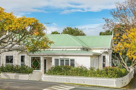 Photo of property in 37 Mozeley Avenue, Devonport, Auckland, 0624