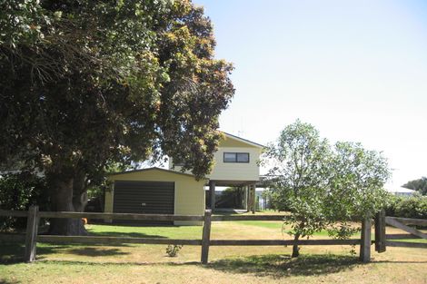 Photo of property in 610 Pukehina Parade, Pukehina, 3189