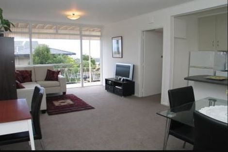 Photo of property in 8/219 Onewa Road, Birkenhead, Auckland, 0626