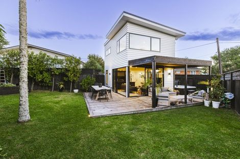 Photo of property in 15c Helga Crescent, Te Atatu Peninsula, Auckland, 0610