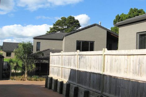 Photo of property in 154 Charles Prevost Drive, The Gardens, Auckland, 2105