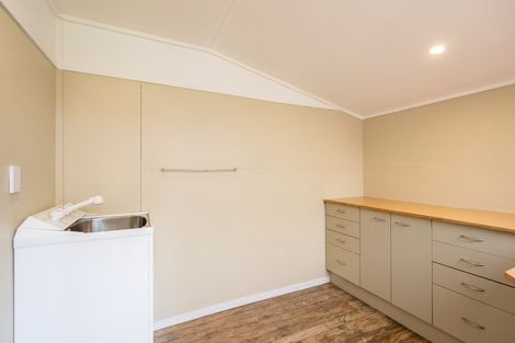 Photo of property in 23 Greenaway Road, Waikanae, 5036