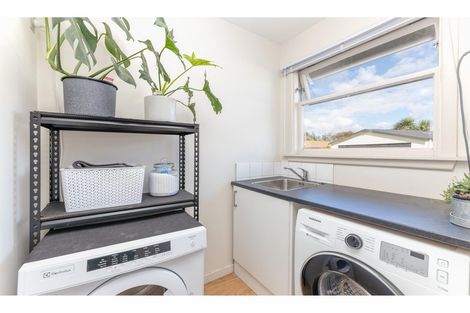 Photo of property in 100 Bridge Street, New Brighton, Christchurch, 8061