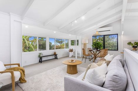 Photo of property in 2/88 Arran Road, Browns Bay, Auckland, 0630