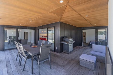 Photo of property in 51 Longreach Drive, Cooks Beach, Whitianga, 3591