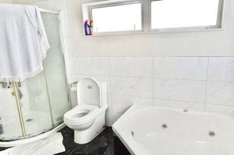 Photo of property in 47a Butley Drive, Farm Cove, Auckland, 2012