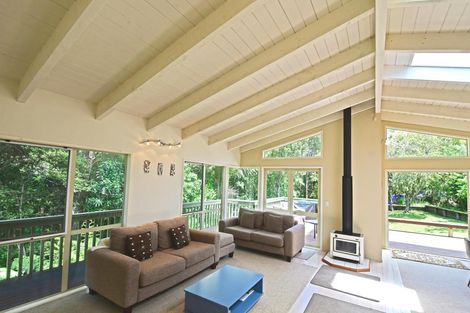 Photo of property in 18 Grand View Road, Leigh, 0985