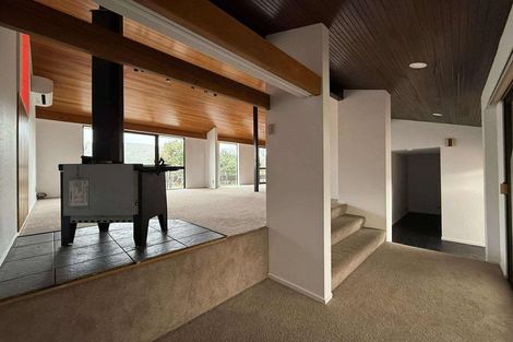 Photo of property in 27 Rembrandt Avenue, Tawa, Wellington, 5028