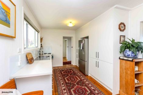 Photo of property in 129 Pendarves Street, New Plymouth, 4312
