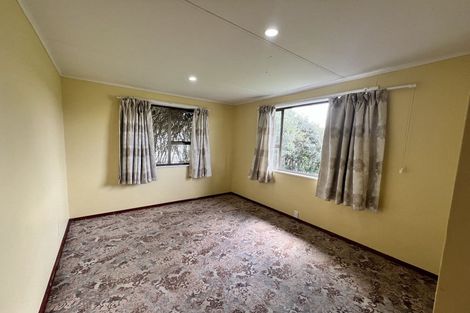 Photo of property in 72 Kelman Road, Kelston, Auckland, 0602