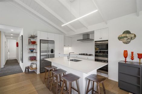 Photo of property in 2/76 Wairoa Road, Narrow Neck, Auckland, 0624