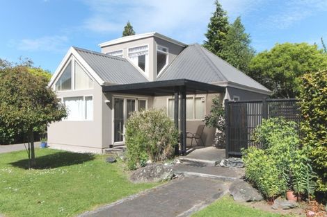 Photo of property in 6a Hilton Road, St Andrews, Hamilton, 3200