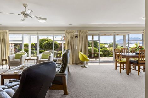 Photo of property in 19 Kinder Street, Acacia Bay, Taupo, 3330