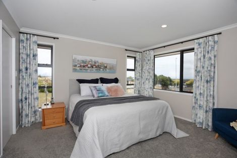 Photo of property in 8 Macdonald Heights, Feilding, 4702