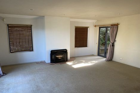 Photo of property in 2/18 Teal Crescent, Beach Haven, Auckland, 0626
