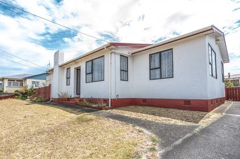 Photo of property in 28 Konini Street, Tawhero, Whanganui, 4501