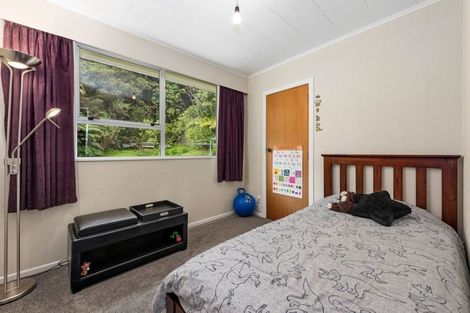 Photo of property in 477a Stokes Valley Road, Stokes Valley, Lower Hutt, 5019