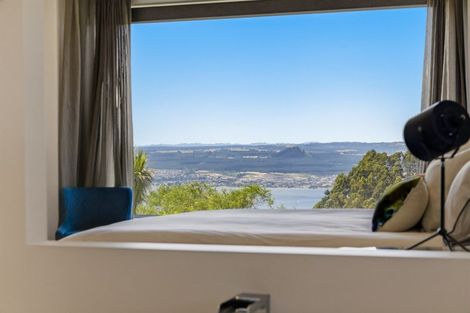 Photo of property in 127 Highland Drive, Acacia Bay, Taupo, 3385