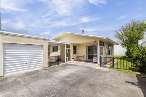 Photo of property in 2/502 Whitehead Road, Hastings, 4122