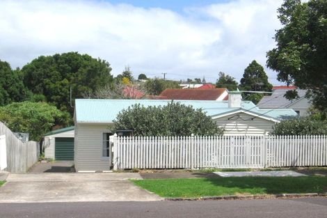 Photo of property in 14 Leone Terrace, Mount Albert, Auckland, 1025