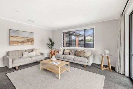 Photo of property in 15 Moemoea Place, Cambridge, 3434