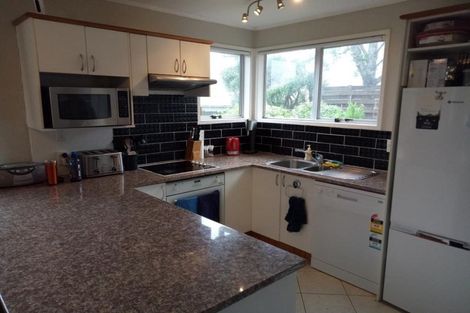 Photo of property in 20 Malmo Place, Massey, Auckland, 0614