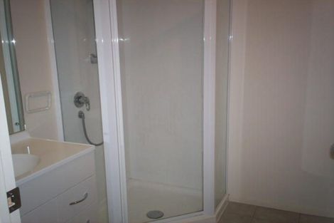 Photo of property in 13/3 Orwell Road, Greenhithe, Auckland, 0632