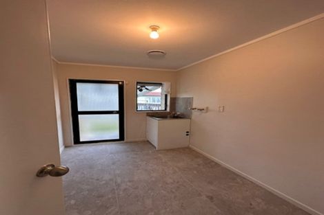 Photo of property in 4b Kimdale Place, Totara Heights, Auckland, 2105