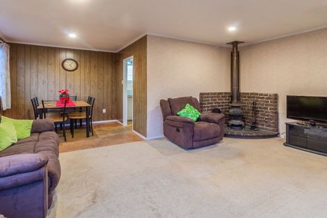 Photo of property in 18 Farwood Drive, Henderson, Auckland, 0612