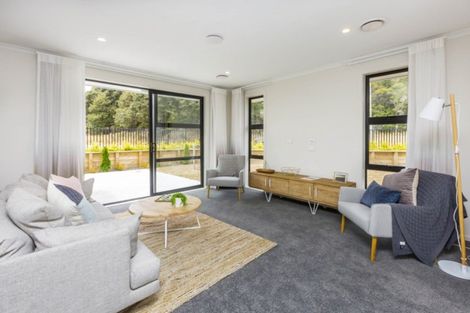 Photo of property in 2 Hopkirk Avenue, Wallaceville, Upper Hutt, 5018