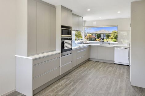 Photo of property in 38 Perotti Place, Conifer Grove, Takanini, 2112