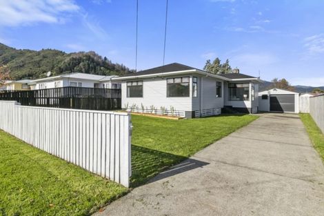 Photo of property in 9 Mckay Street, Wainuiomata, Lower Hutt, 5014