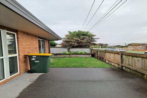 Photo of property in 33 Clemow Road, Fitzroy, New Plymouth, 4312