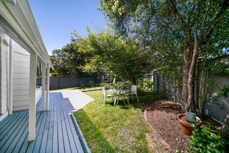 Photo of property in 2/11 Cairngorm Place, Highland Park, Auckland, 2010