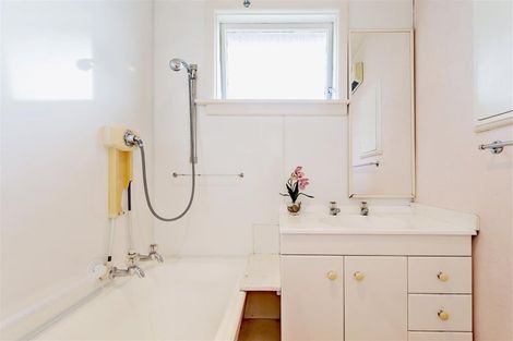 Photo of property in 16 Bradshaw Terrace, Riccarton, Christchurch, 8011