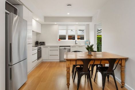 Photo of property in 98 Hamilton Avenue, Ilam, Christchurch, 8041