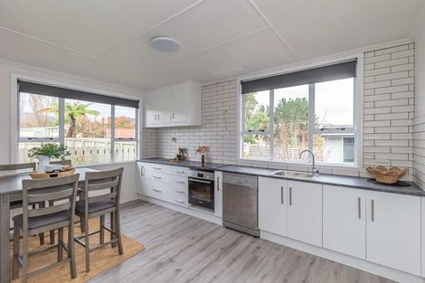 Photo of property in 22 Churchill Crescent, Shannon, 4821