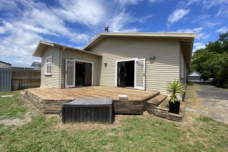 Photo of property in 27 Milverton Avenue, Hokowhitu, Palmerston North, 4410