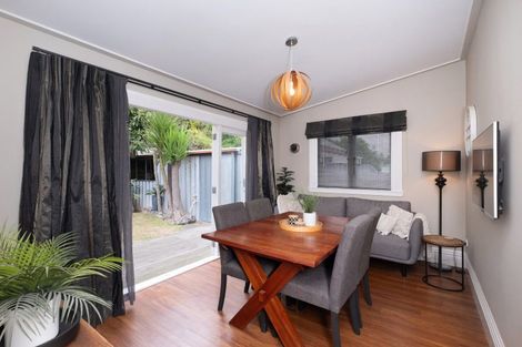 Photo of property in 11a Main Street, Hospital Hill, Napier, 4110