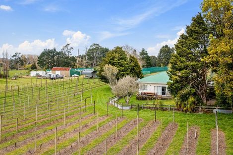 Photo of property in 51 Smith Road, Kumeu, 0891