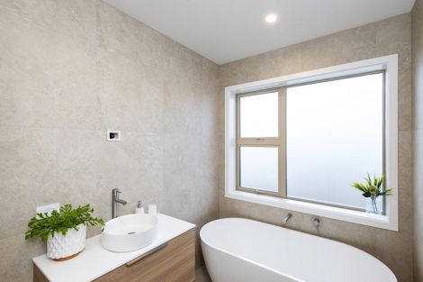 Photo of property in 23 Allan Avenue, Lytton West, 4071