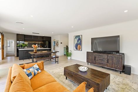 Photo of property in 5 Morepork Drive, Waikanae, 5036