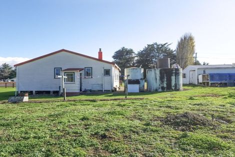 Photo of property in 2 Akaroa Street, Pongaroa, 4991