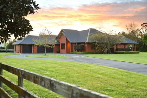 Photo of property in 10 East Ridge Grove, Newstead, Hamilton, 3286