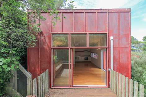 Photo of property in 8 Albemarle Road, Northland, Wellington, 6012