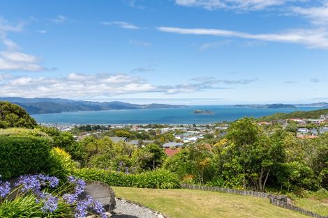 Photo of property in 14 Wattle Grove, Maungaraki, Lower Hutt, 5010