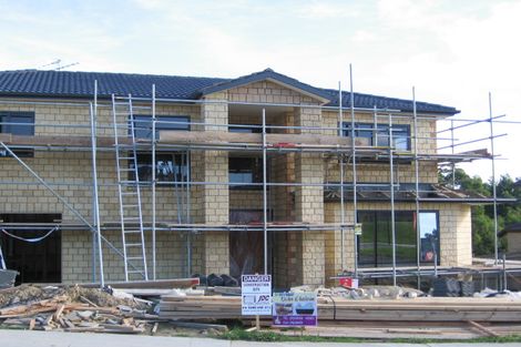 Photo of property in 27 Medallion Drive, Oteha, Auckland, 0632