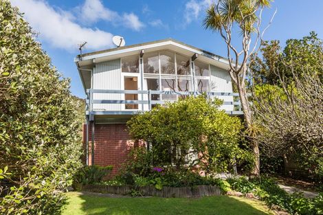 Photo of property in 20 Puriri Street, Eastbourne, Lower Hutt, 5013